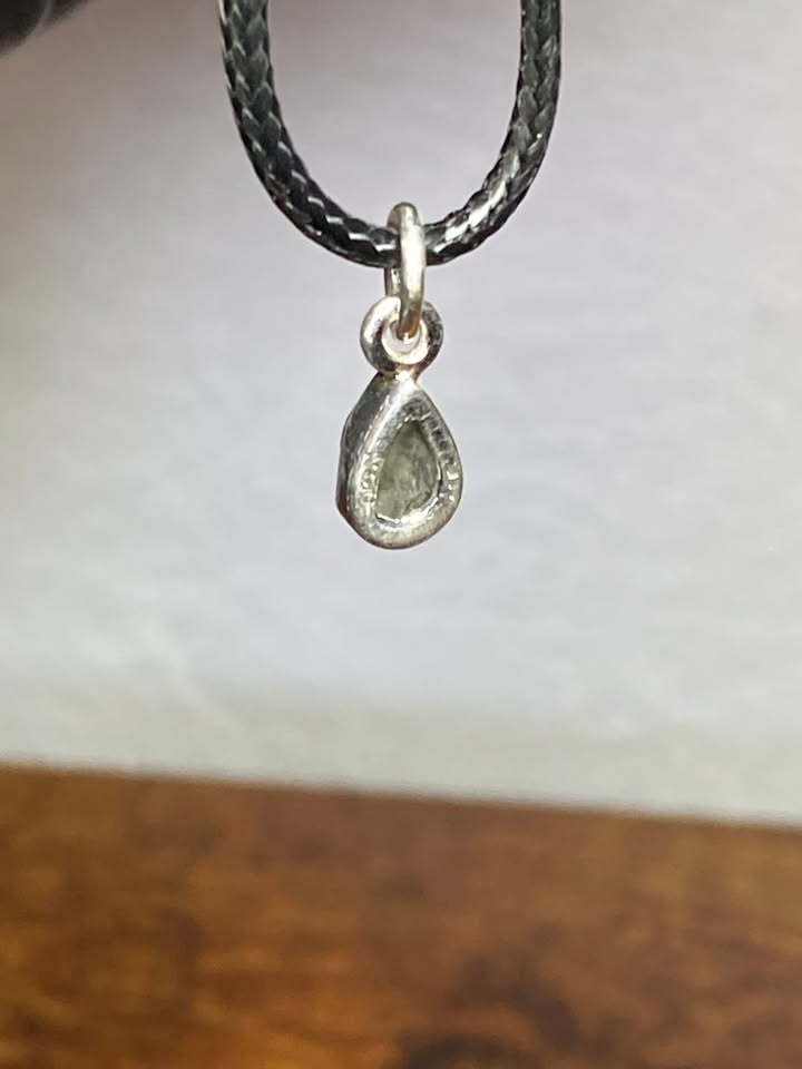 📿 Dije Moldavita montada en Plata 925