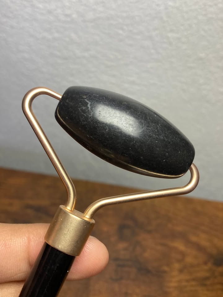 🖤 Set Facial Cuarzo Negro (Rodillo + Gua Sha) 🖤