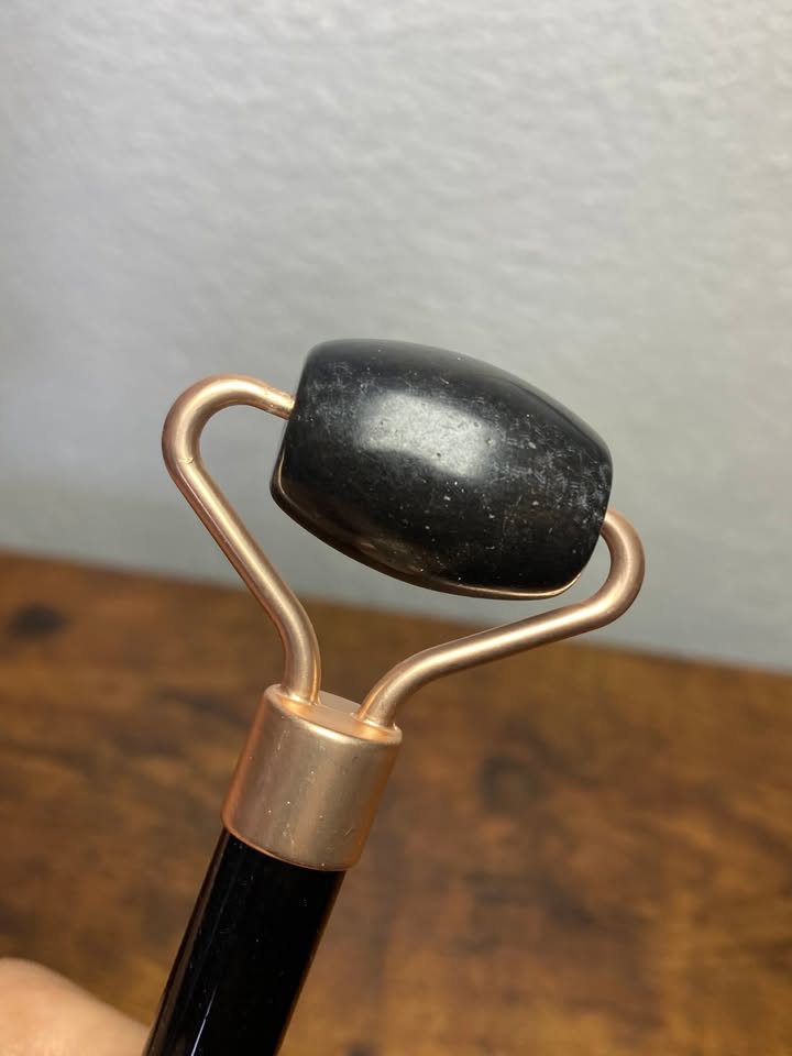 🖤 Set Facial Cuarzo Negro (Rodillo + Gua Sha) 🖤