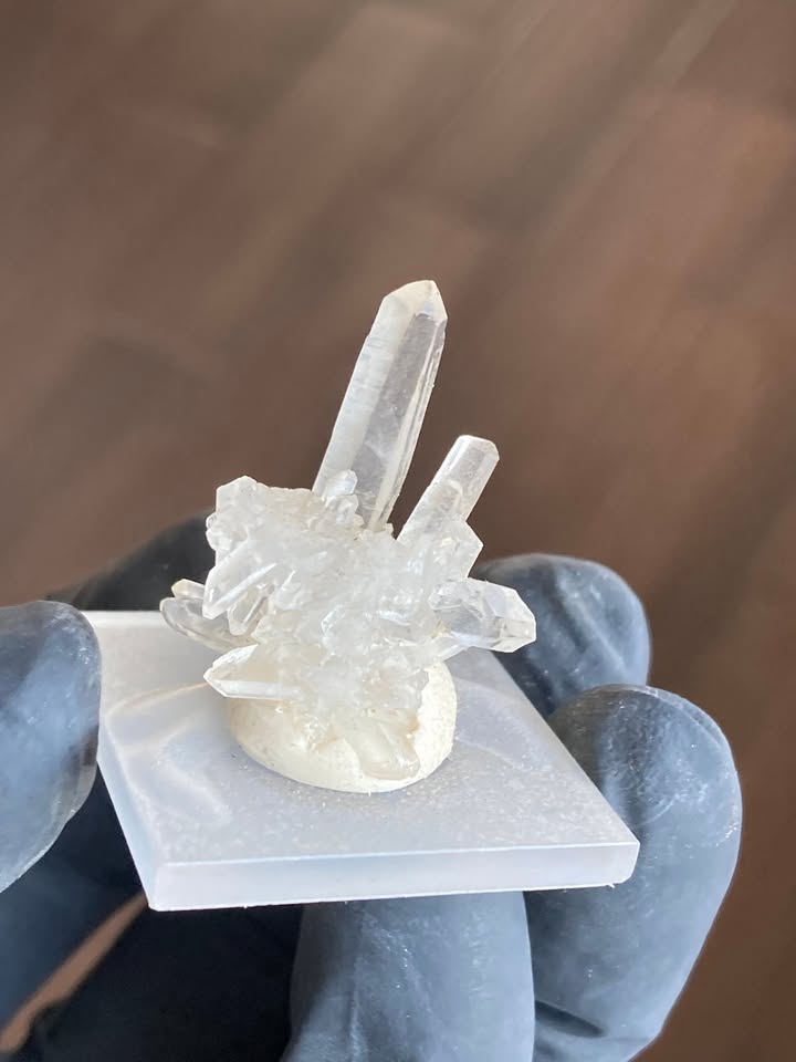 ✨ Cluster natural de cuarzo – mini cristales definidos