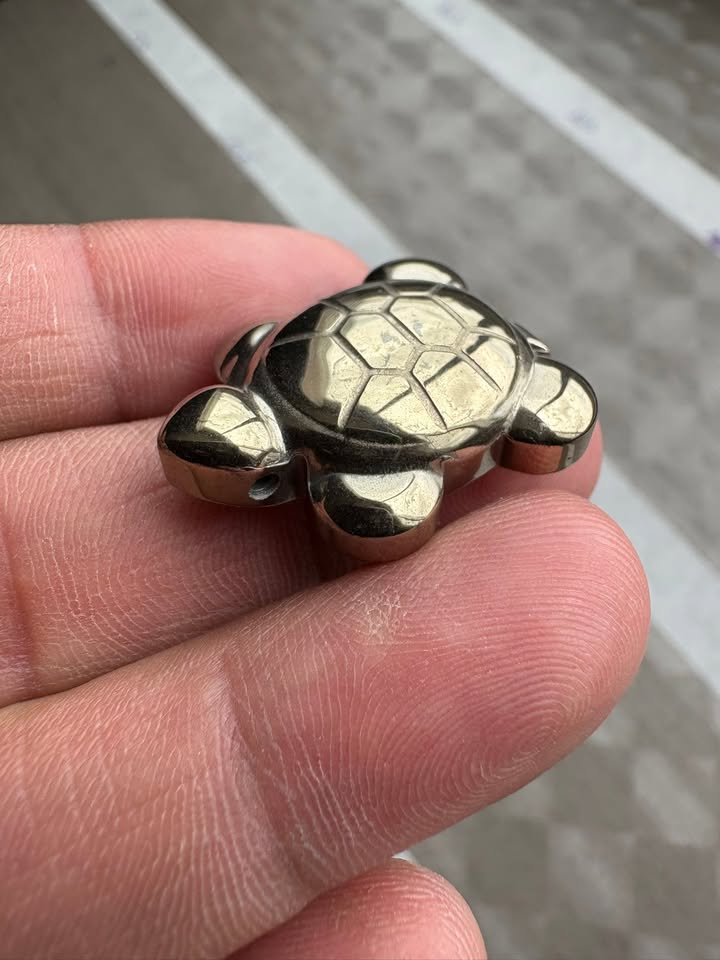 💎✨Tortuga tallada en pirita: pequeña, única y lista para acompañarte